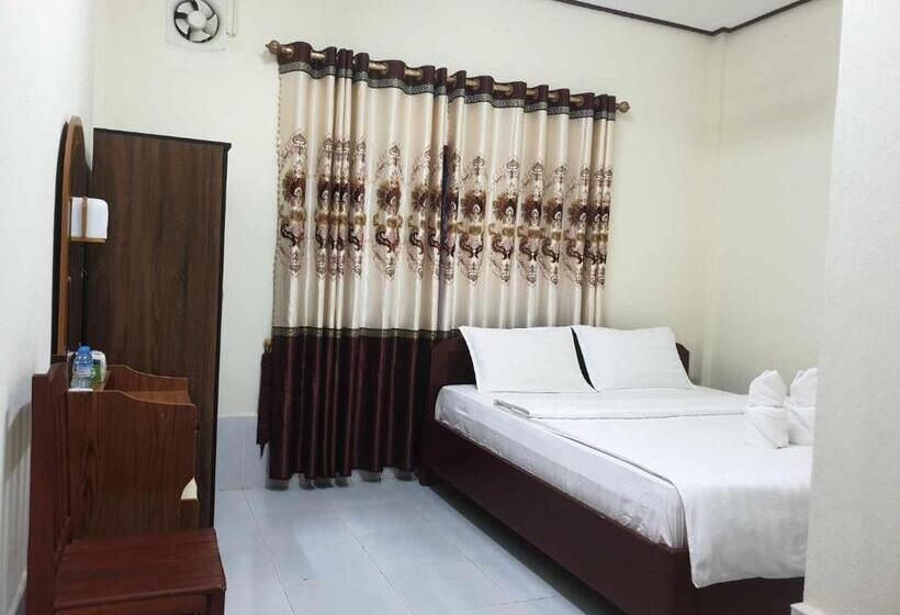 Easy Go Hostel