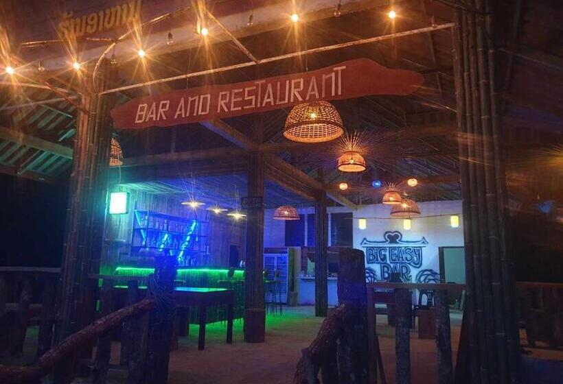 Easy Go Hostel