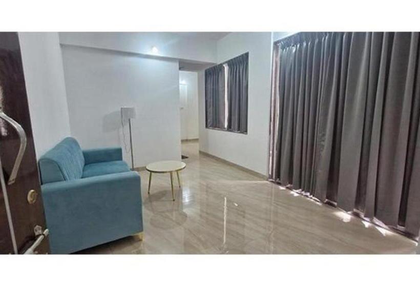 Fabhotel En Suite   Nr Paras Hospital