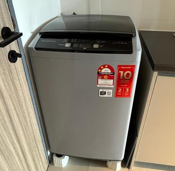 Getawayhub Roxy Sematan Beach Apartment