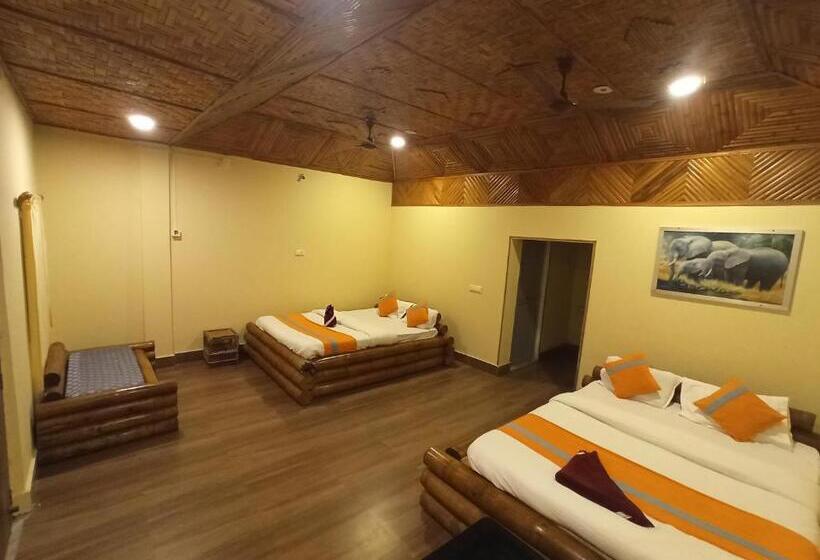 Grasshopper Jungle Queen Resort