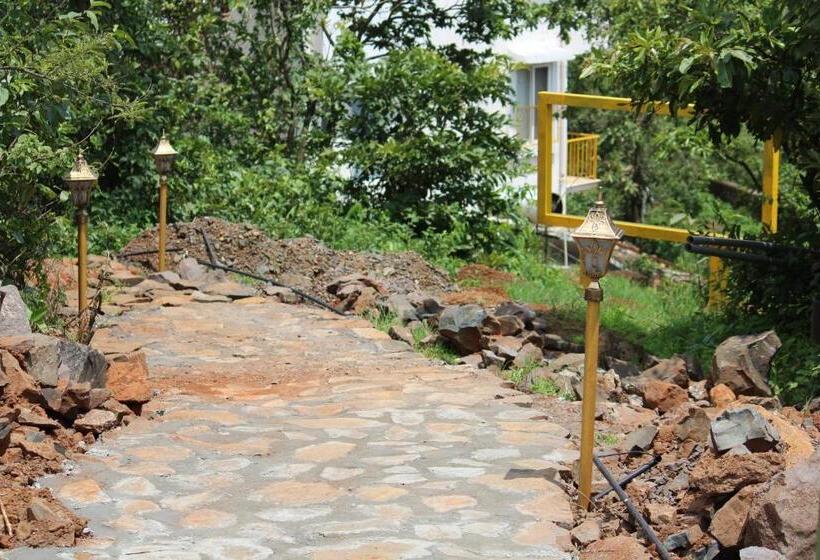 فندق Eshi Resorts And Restaurant   Bhimashankars Jungle Luxury Resort