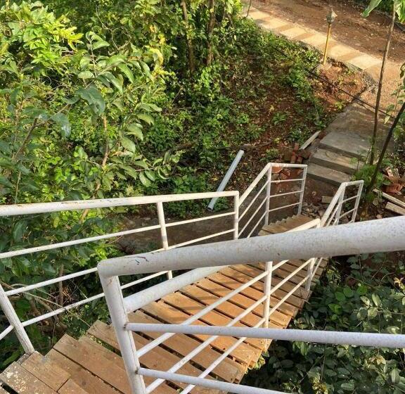 فندق Eshi Resorts And Restaurant   Bhimashankars Jungle Luxury Resort