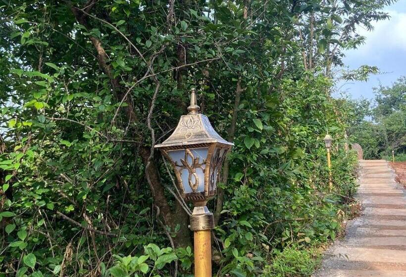 فندق Eshi Resorts And Restaurant   Bhimashankars Jungle Luxury Resort