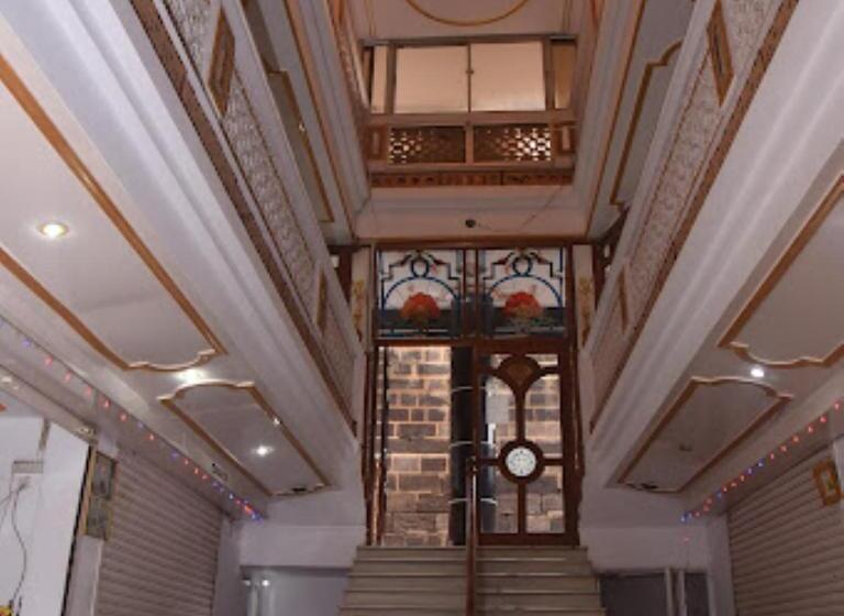 Отель Gangaram & Guest House Bhuj