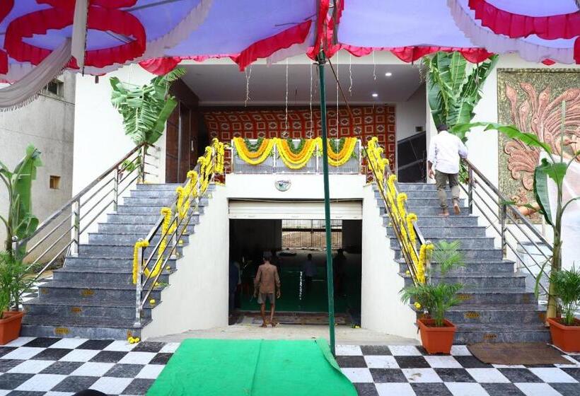 호텔 Gokulam Grand