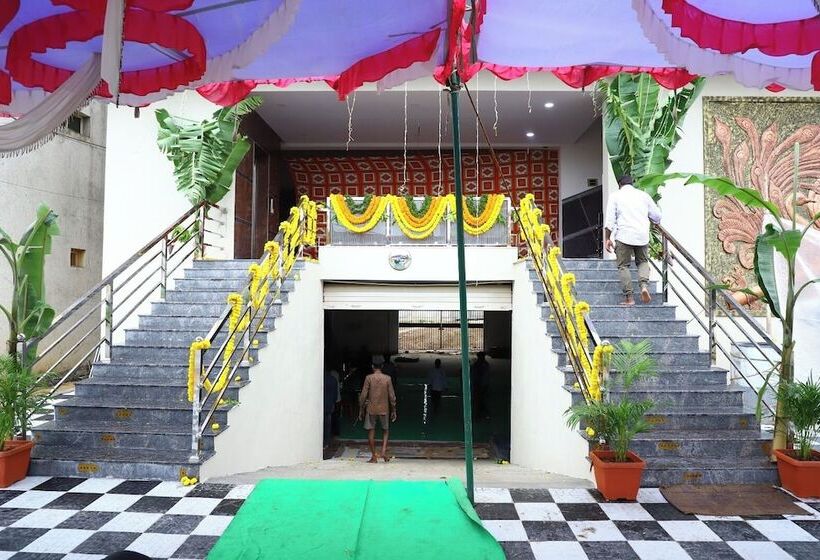 호텔 Gokulam Grand