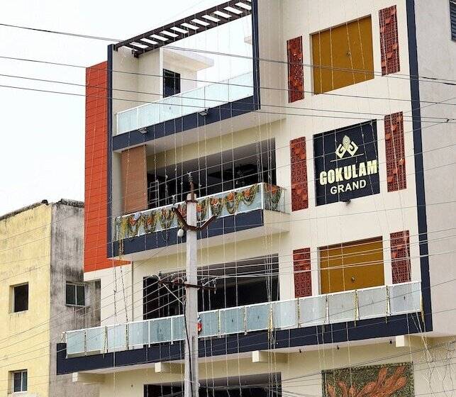 호텔 Gokulam Grand
