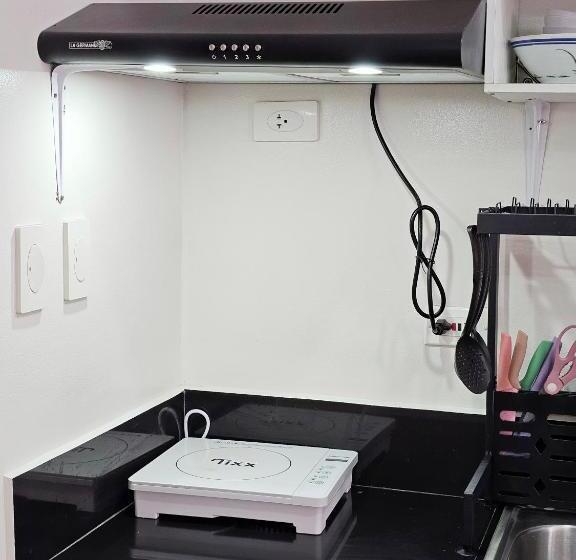 בית מלון כפרי Lakwatsero Caviteño Suites