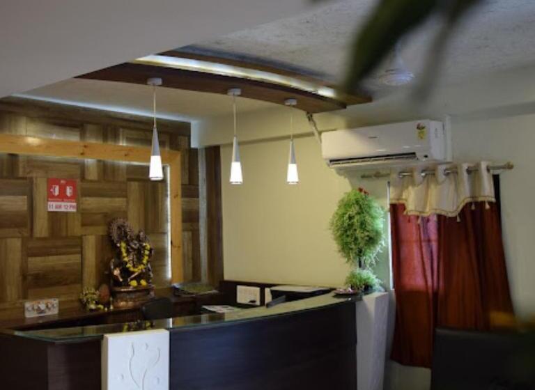 בית מלון כפרי Madhav Ahmedabad