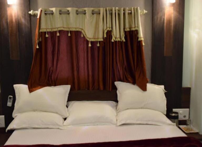 בית מלון כפרי Madhav Ahmedabad