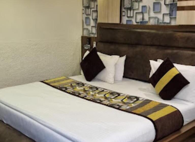 בית מלון כפרי Madhav Ahmedabad