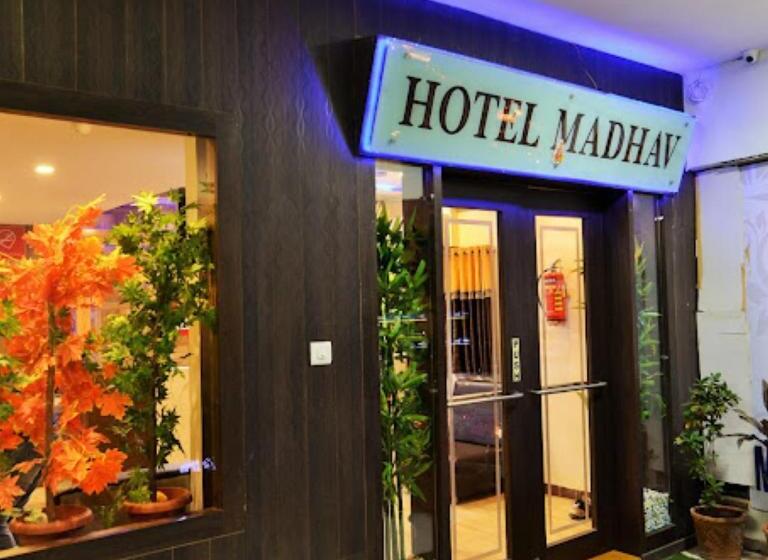 בית מלון כפרי Madhav Ahmedabad