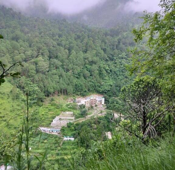 فندق Maulyar Forest Resort