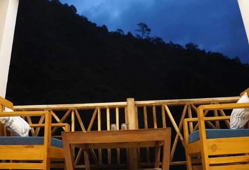 فندق Maulyar Forest Resort