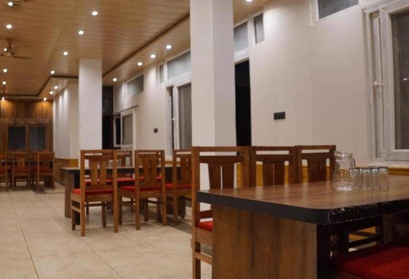 فندق Maulyar Forest Resort