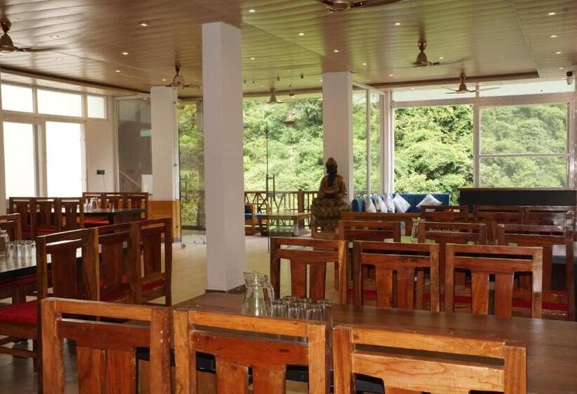 فندق Maulyar Forest Resort