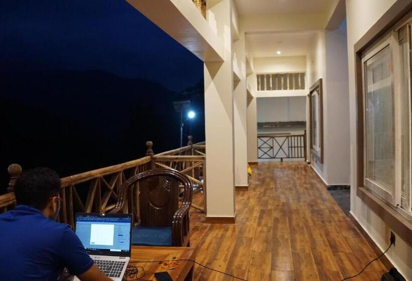 فندق Maulyar Forest Resort