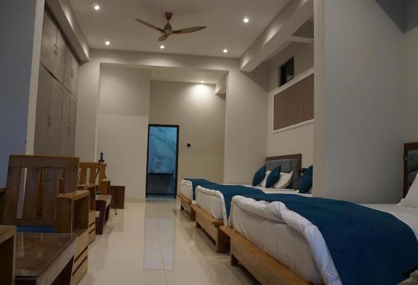 فندق Maulyar Forest Resort