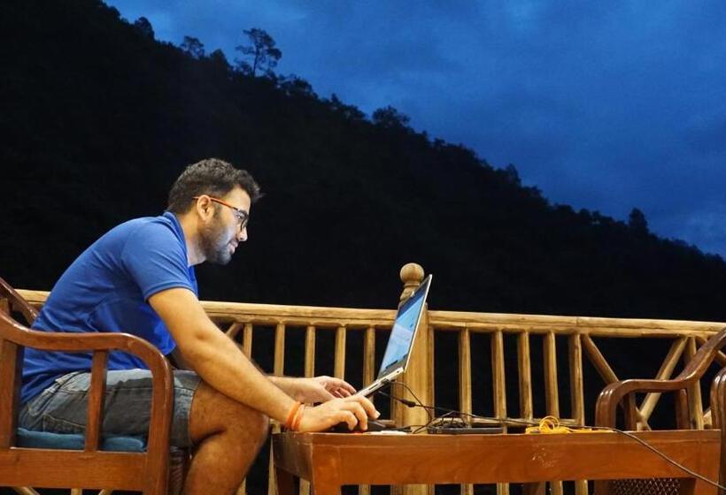 فندق Maulyar Forest Resort