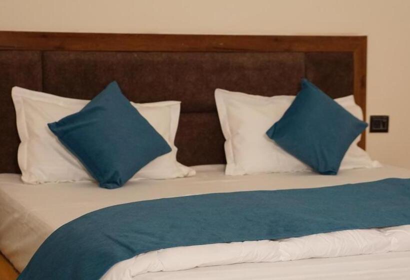 فندق Maulyar Forest Resort