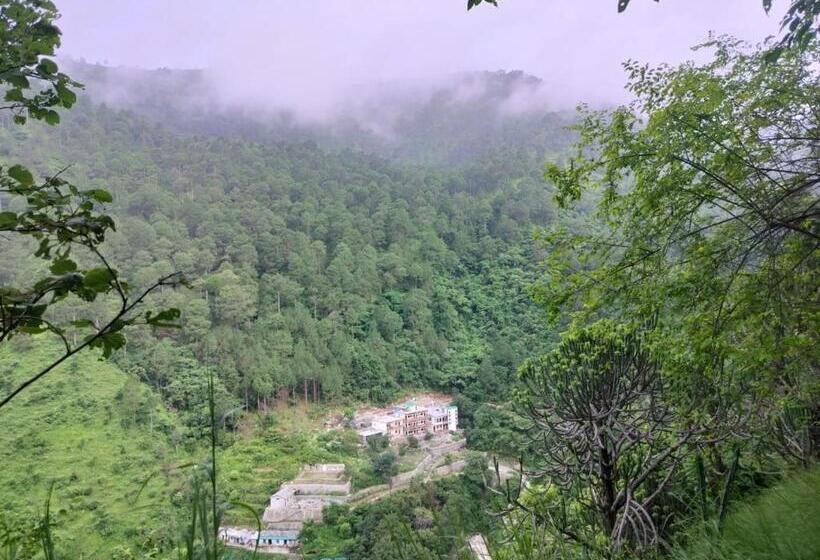 فندق Maulyar Forest Resort