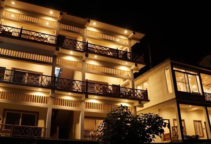 فندق Maulyar Forest Resort