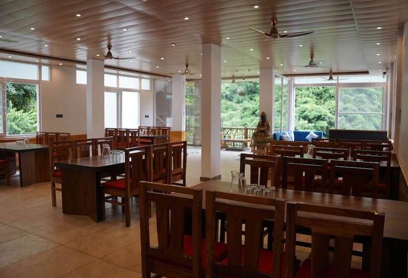 فندق Maulyar Forest Resort