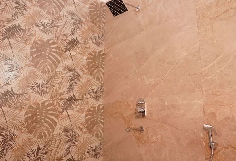 فندق Maulyar Forest Resort