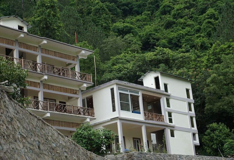 فندق Maulyar Forest Resort