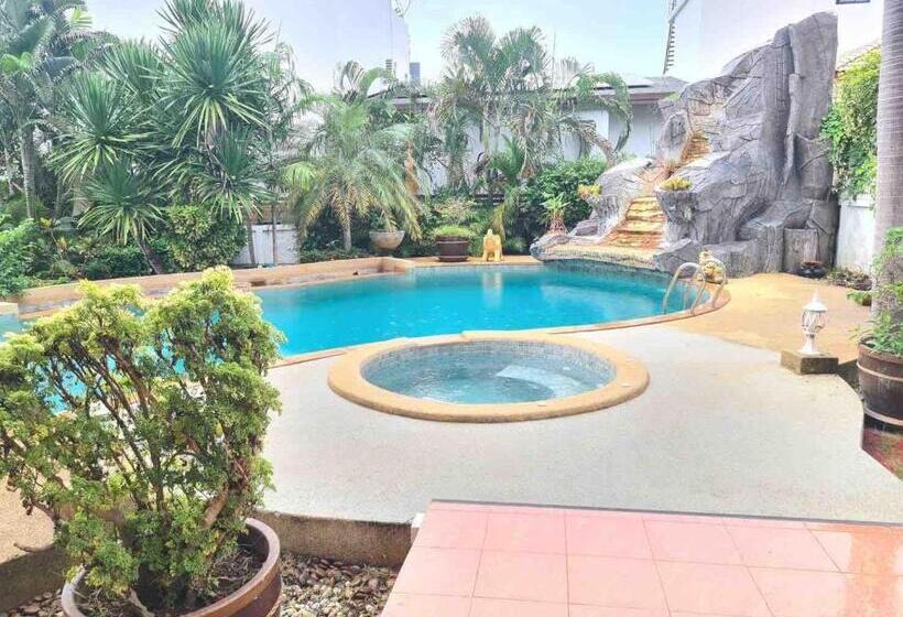 فندق Poo Villa Rawai