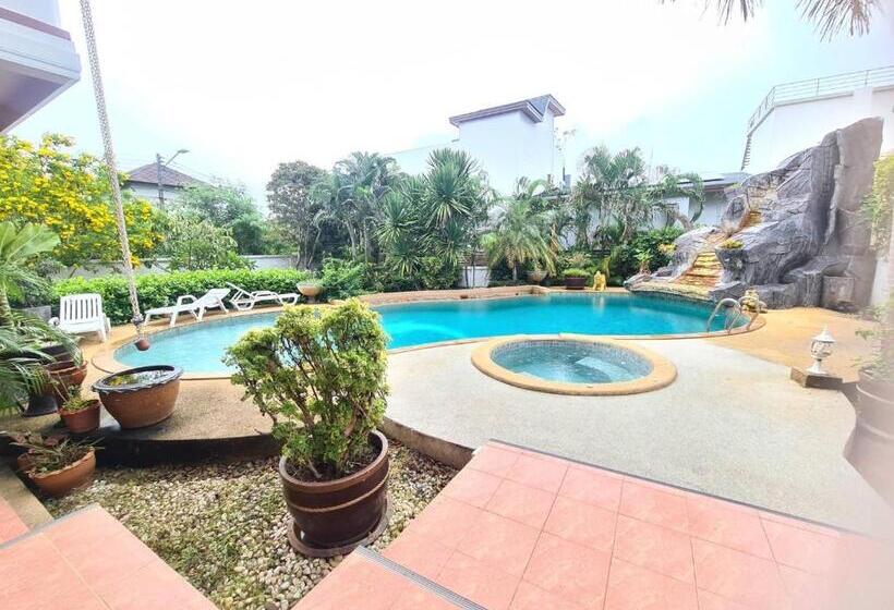 בית מלון כפרי Poo Villa Rawai