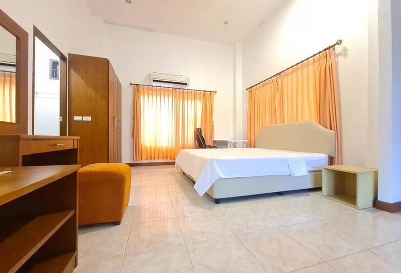 בית מלון כפרי Poo Villa Rawai