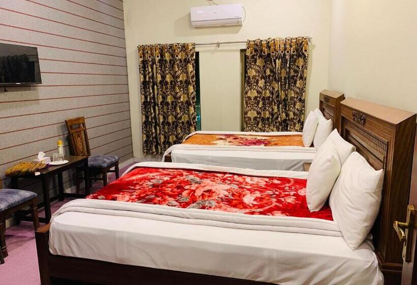 호텔 Quetta Food Club