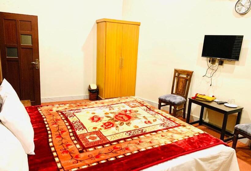 호텔 Quetta Food Club