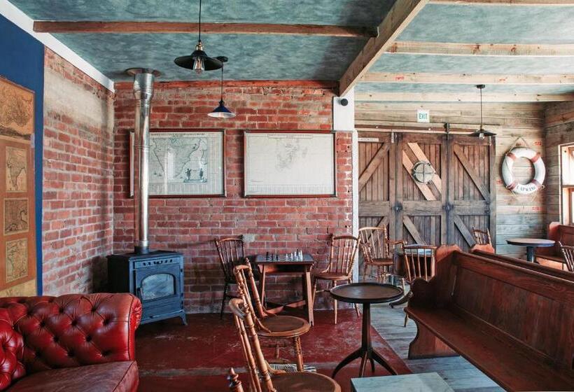 בית מלון כפרי Seal Point Lighthouse