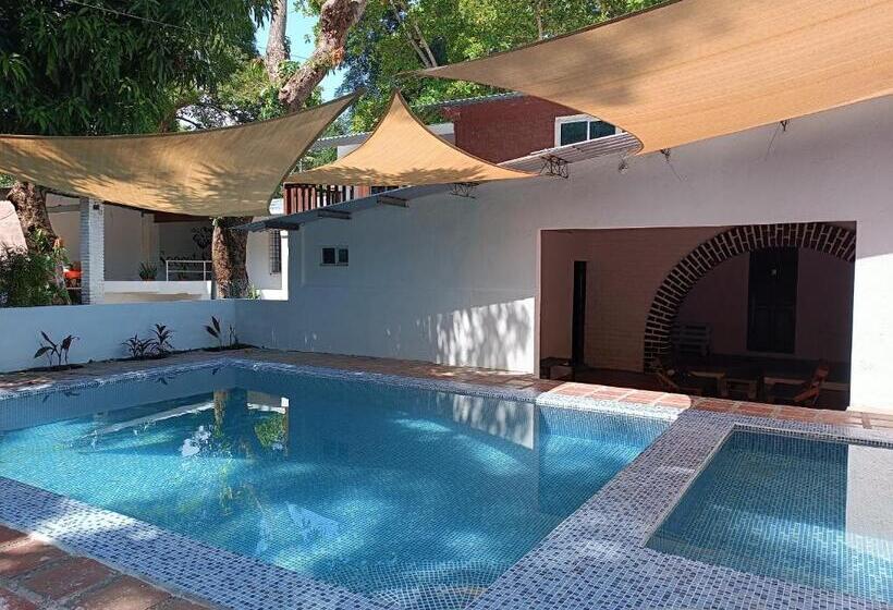 فندق Secret Spot Surf Inn