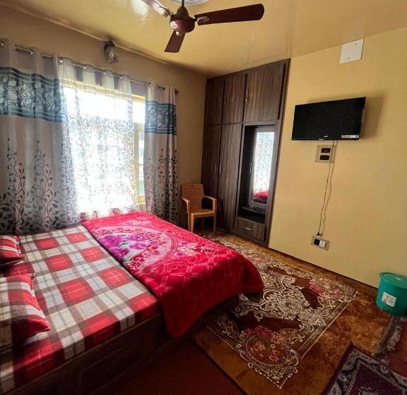 בית מלון כפרי Shahin Heritage And Homestays