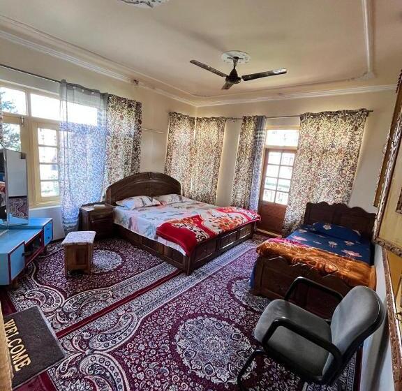 בית מלון כפרי Shahin Heritage And Homestays