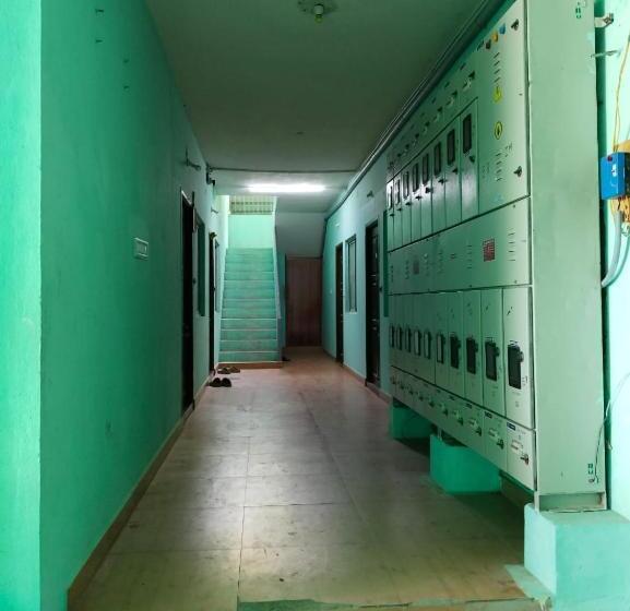 酒店 Srinivasa Serviced Apartment Keelkattalai