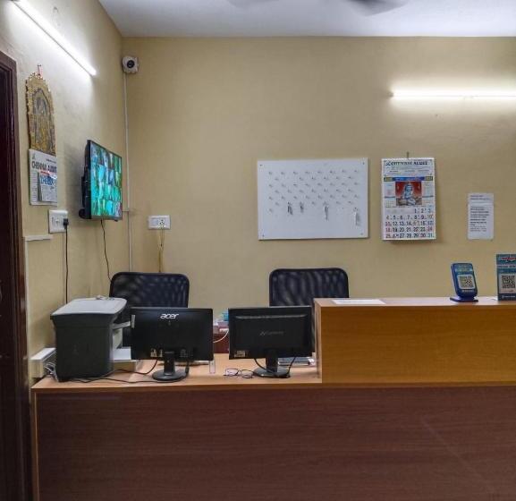 酒店 Srinivasa Serviced Apartment Keelkattalai