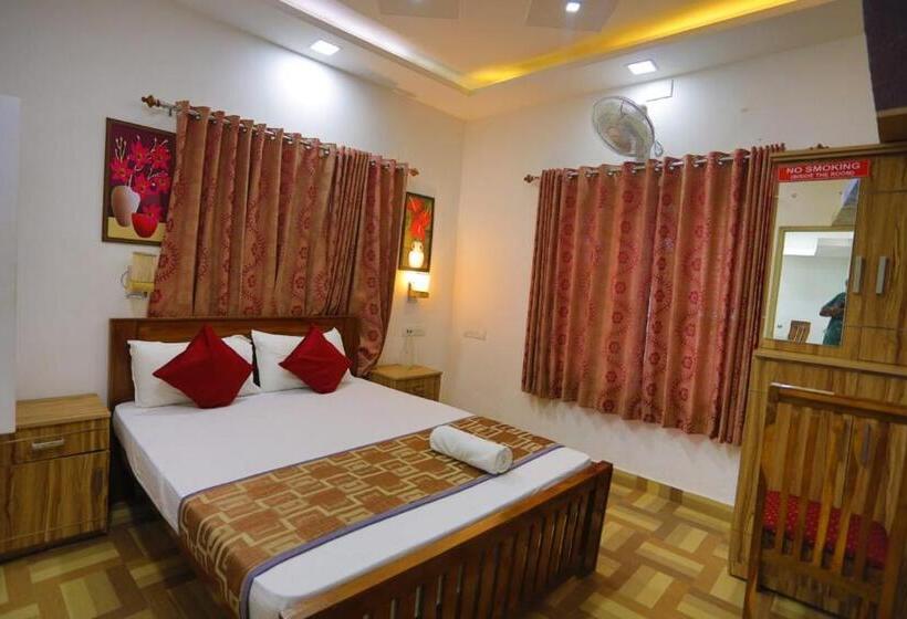 בית מלון כפרי Svarga Resort