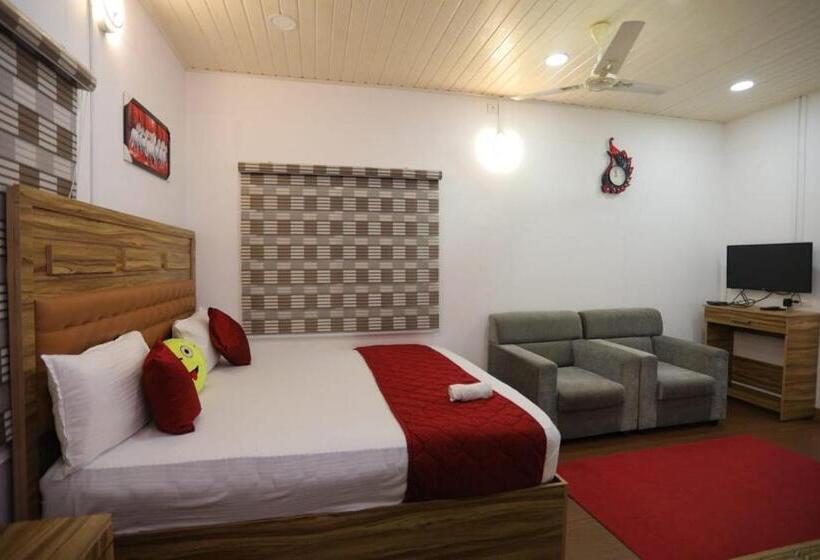 בית מלון כפרי Svarga Resort