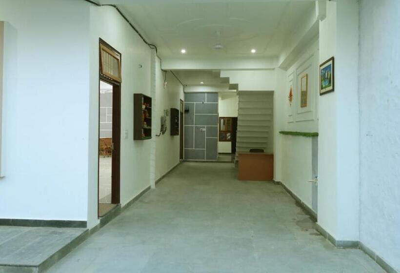 فندق Swastik Ashram