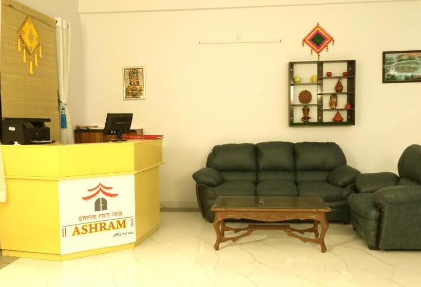 فندق Swastik Ashram