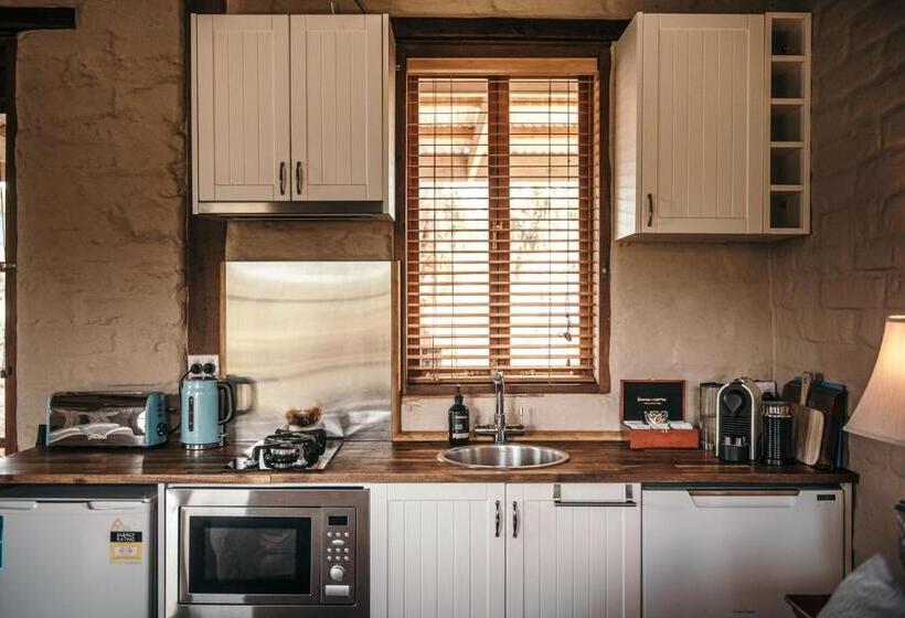 فندق Tathra Cottage