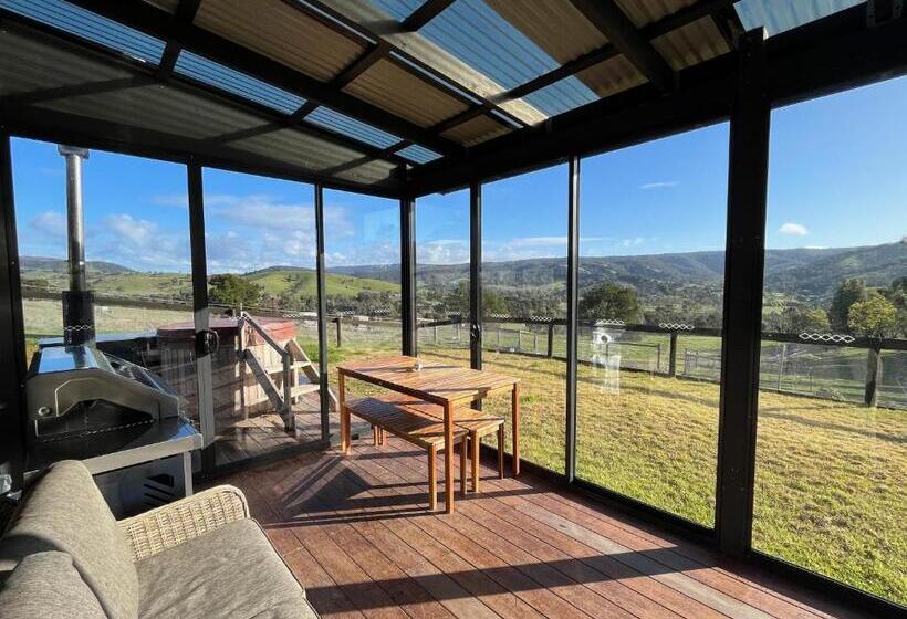 فندق Tathra Cottage