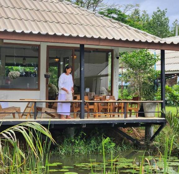 فندق The Duck Cafe And Resort