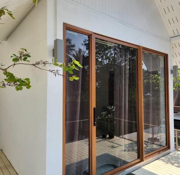 فندق The Duck Cafe And Resort