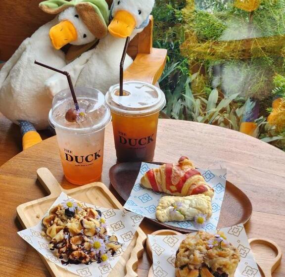 فندق The Duck Cafe And Resort